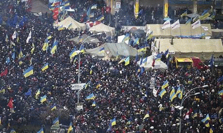 Kiev's Independence Square filled with Ukrainian pro-EU integration supporters. Their protest eclipsed a rival pro-government protest by workers bussed in from the south and east.