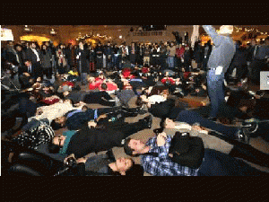 Eric Garner Protesters Stage Die-In During Rush Hour at Grand Central Terminal