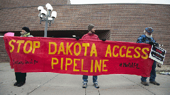 Protest against the Dakota Access Pipeline at US Bank