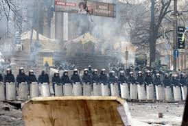 Euromaidan in Kiev, Police in Hrushevsky street 2014, From ImagesAttr