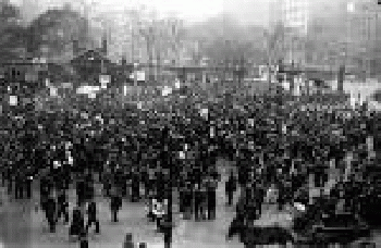 striking garment workers in NY's Union Square