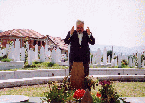 The author at the temporary gravesite of Bosnia-Hercegovina President Alija Izetbegovic, From Uploaded