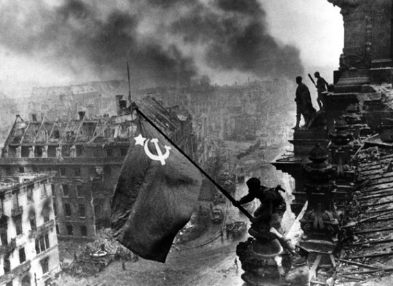 Liberating Berlin photo by (Jewish) Soviet Yevgeny Khaldei, From InText